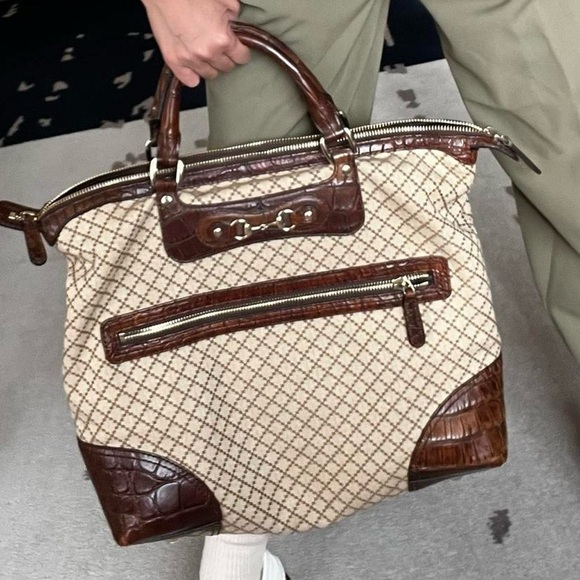 Authentic GUCCI Vintage Cathrine Canvas Large Tote with Crocodile Trim - Picture 2 of 7